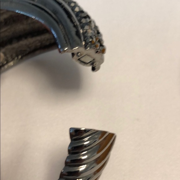 Cuff Bracelet - Picture 6 of 6
